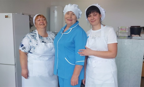 Майстри кухні Захарівського дитсадка „Веселка”: хто стоїть за смачними обідами маленьких гурманів?