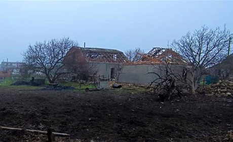 Ворожі обстріли на Херсонщині: пошкоджено навчальний заклад, музей, елеватор та житлові будинки
