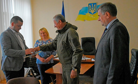 Вадиму Кожуховському вручили «Хрест бойового братерства» за підтримку захисників України