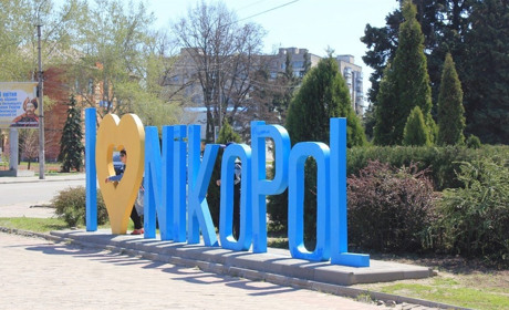 Чи багато нікопольців виїхало з міста і як повернути додому українців: думки мешканців міста