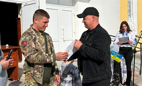 Довгоочікуване повернення: у Крупецькій громаді зустріли воїна Федора Рая