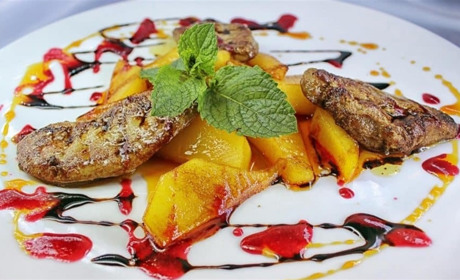 Рецепт дня: печінка з карамелізованою грушею