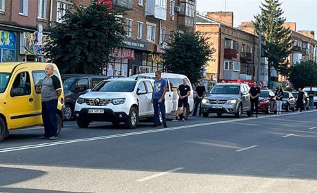 Бар щодня зупиняється на хвилину: о 9:00 — вшанування пам’яті загиблих Героїв