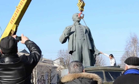 Повернути пам’ятник Леніну, - до міського голови Миколи Мельничука надійшло абсурдне звернення