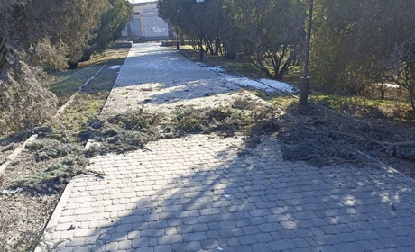 У Новій Каховці обстріляні парк Слави і музей міста