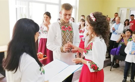 Жителі Кіцманської громади можуть зареєструвати шлюб у міськраді