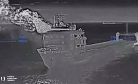 Припливли: ГУР вразило дронами останній залізничний пором РФ у Керчі