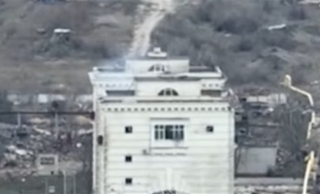 Оператори дронів знищили спостережний пункт окуантів на Каховській ГЕС (відео)