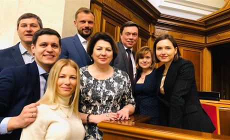 Ухвалили закон про середню освіту - відзвітував депутат від 140го округу Колебошин. Що зміниться