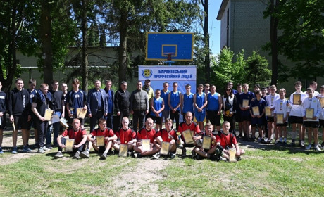 Волейбольні баталії та екскурсії професіями у Баранівському професійному ліцеї