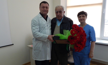 Минулого тижня провели на пенсію корифея володимирецької медицини травматолога Михайла Головенка