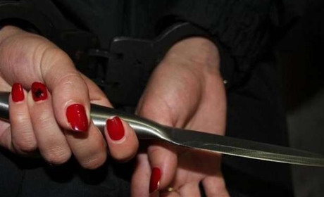 "Зарізала" чоловіка: під час сварки жінка вдарила ножем свого співмешканця