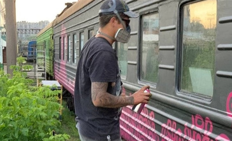 Художник з Нової Каховки розмалював потяг