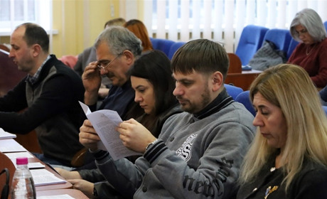 13 питань порядку денного розглянули під час засідання виконкому у Звягелі: подробиці