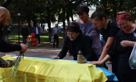 «Був відповідальним, мужнім, мав чудове почуття гумору». У Глухові попрощалися з Олександром Зюкіним