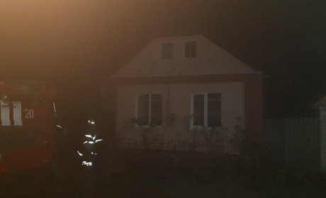 У Білопіллі загорівся будинок. Пожежу вчасно ліквідували