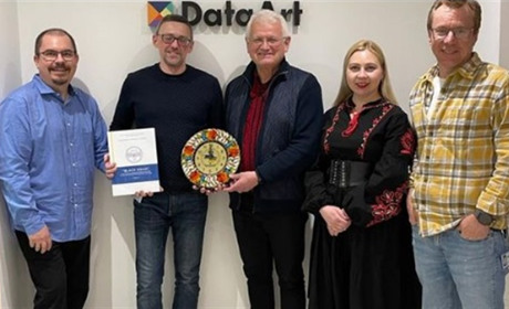 "Чорний лебідь" з Херсона долетів до Лондона