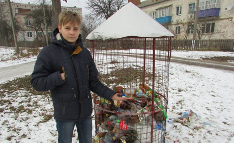 Корюківчанин Владислав Корх зібрав 30 тонн пластикових кришечок на протез хворому хлопцю 