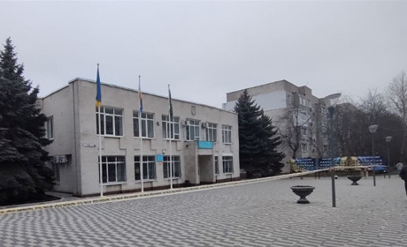У Південноукраїнську надійшло повідомлення про замінування мерії. Оновлено