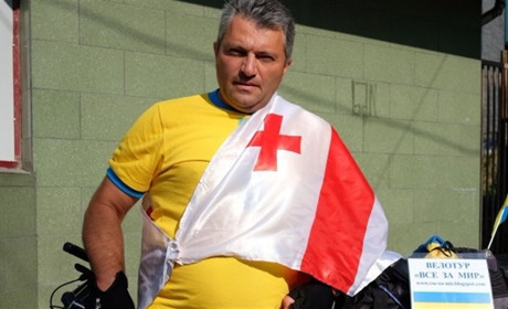 Грузинський веломандрівник Нодар Берідзе приїхав у Новоград