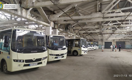 Херсон отримав іще 10 нових автобусів — розповідаємо, на яких маршрутах вони курсуватимуть