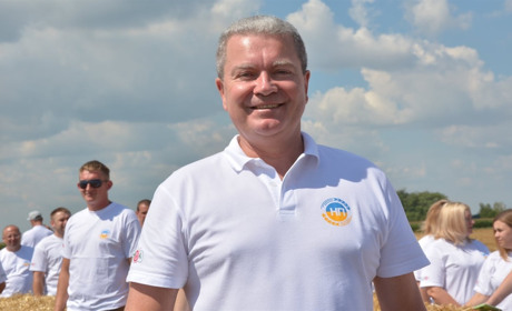 Група компаній «Нива Переяславщини» вітає з Днем Конституції України