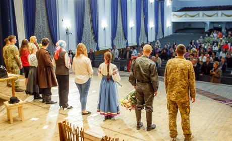 Барський МХАТ запускає два мистецькі проєкти для ветеранів: вистава і казки, що лікують. Долучайтеся