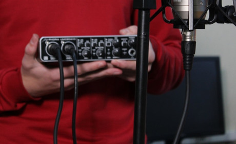 В Троїцький Центр "Теритоторія безпеки" купили нові меблі та апаратуру для звукозапису