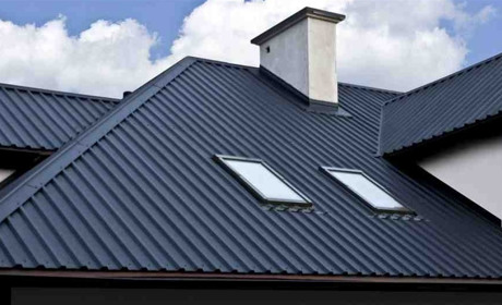 Профнастил для покрівлі: переваги, типи та особливості монтажу