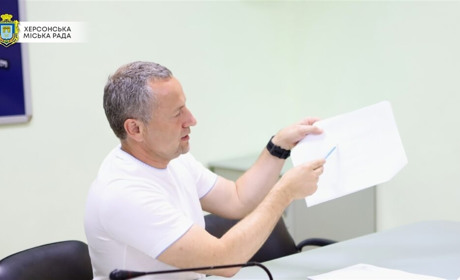 Дитячі майданчики у парках «Шуменський» і на проспекті Текстильників у Херсоні приводитимуть до ладу