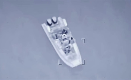 Лазерна підсвітка і ракета: розвідники знищили російський катер біля Залізного Порту (відео)