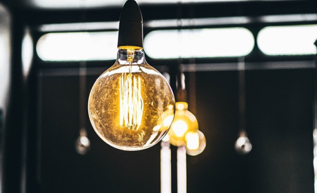 Ремонт електромереж продовжується: на яких вулицях 18 серпня у Сватовому та районі не буде світла