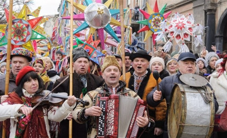 Безпека під час різдвяних свят: правоохоронці Житомирщини нагадують правила поведінки у воєнний час