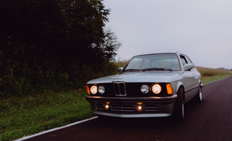 Відтепер за межами міста навіть вдень потрібно їздити з увімкнутими фарами