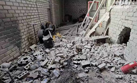 Російські терористи за добу випустили по Херсонщині 1716 снарядів: 1 людина загинула, 2 — поранені