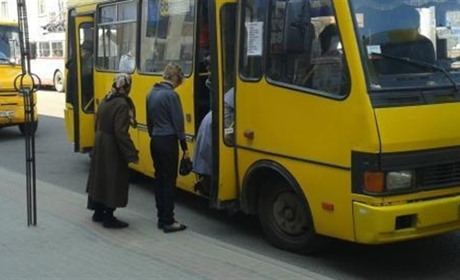 За ножове поранення водія маршрутки жителю Сарненщини присудили громадські роботи