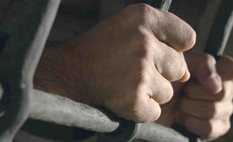 У Городку чоловіка заарештували на три доби за повторне домашнє насильство щодо батька
