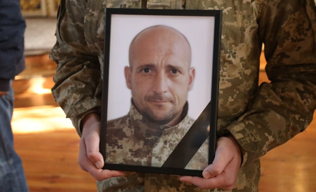 Громада Сміли прощалася із захисником Русланом Жигуновим