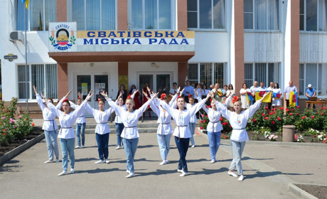 Як у Сватовому відзначили першу річницю утворення Сватівської територіальної громади: фоторепортаж