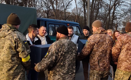 На фронт измаильские ротарианцы передали очередной автомобиль и старлинки (видео)