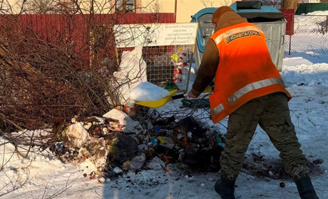 У Славуті спалили новий контейнер для сміття