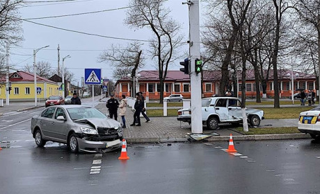 Утро воскресенья в Измаиле: на проспекте Суворова случилось серьезное ДТП