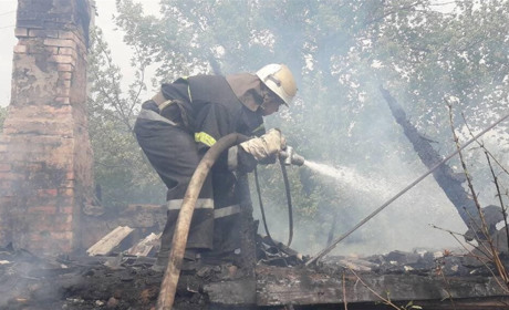 У Самарському горіла садиба через спалювання стерні