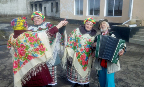 Ініціативні пенсіонери з Комишувахи шукають кошти для створення Клубу активного довголіття