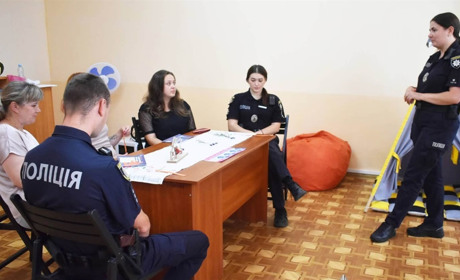 У Славуті поліцейські провели захід «Безпека вдома: протидія та запобігання домашньому насильству»