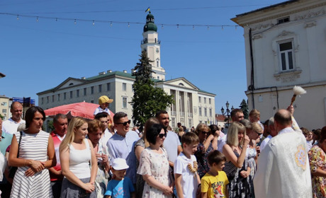 На 13 днів раніше: коли святкуємо церковні та державні свята з вересня 2023 року