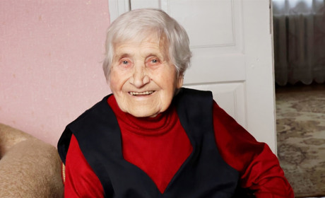 У селі Мирне Барської громади 95-річний ювілей відзначила Євгена Павленко