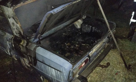 У Сватовому на провулку Надії загорівся автомобіль 