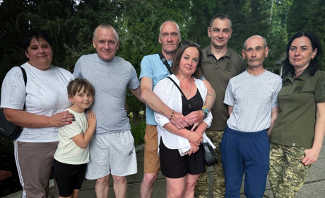 Представники 30 ОМБр відвідали своїх побратимів, які нещодавно повернулися з ворожого полону