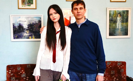 Донька успадкувала талант: переяславські художники Андрій та Карина Кузьменки відкрили виставку ФОТО